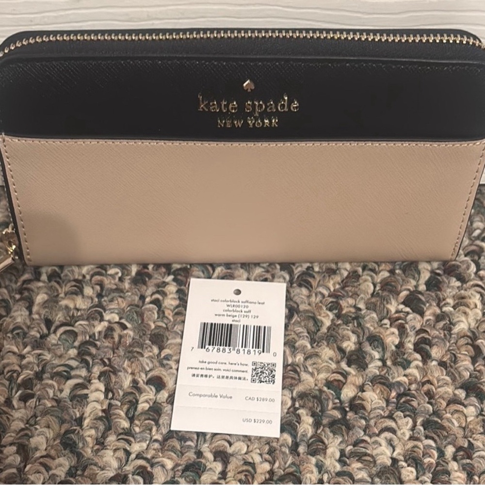 Kate Spade Cream and Black Zip Wallet - NWT